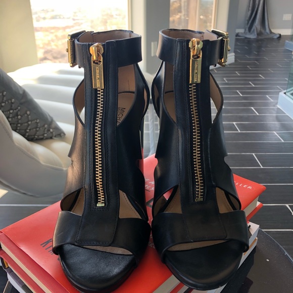 Michael Kors Sandals - Picture 7 of 8